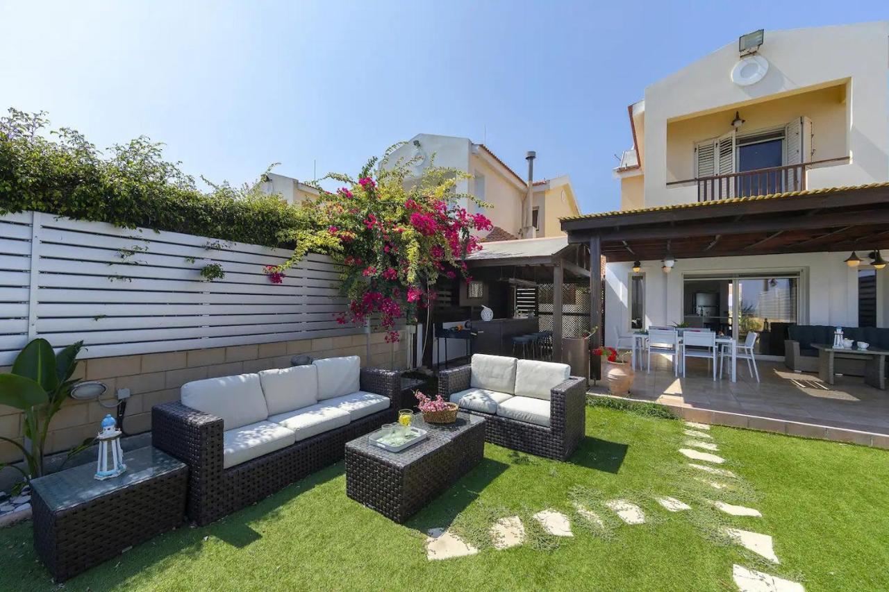 Beachfront Villa Carpe Diem Kiti Exterior foto